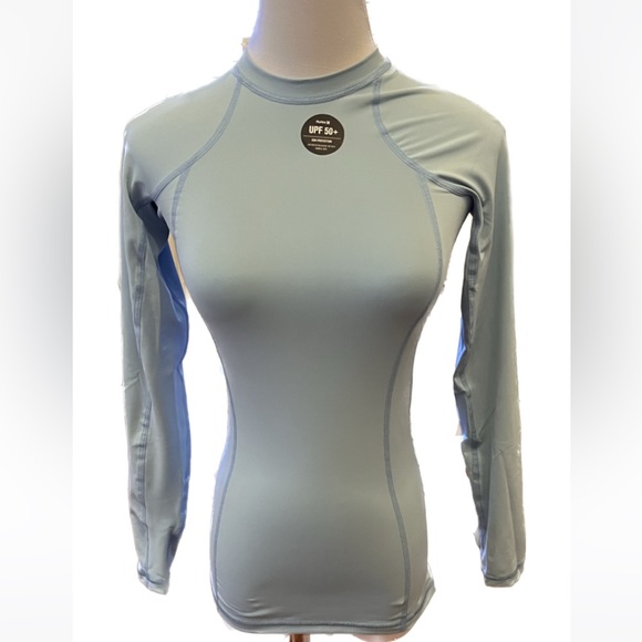 Hurley Other - New Hurley Women's Standard OAO Long Sleeve Rashguard size XS